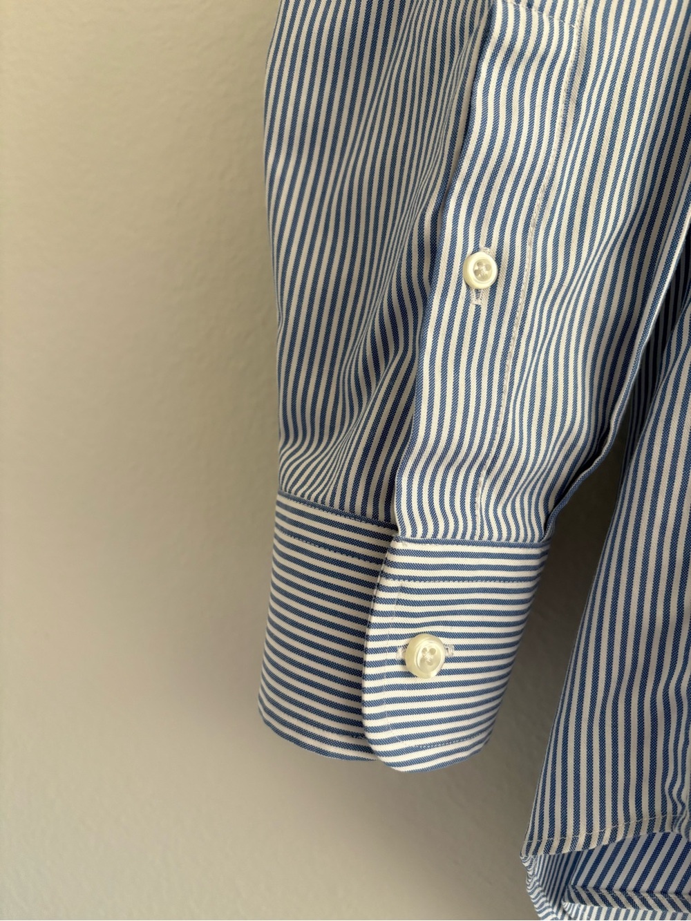 Men’s Lands' End No Iron Oxford Supima Button Down Shirt Blue White Stripe - Picture 4 of 10
